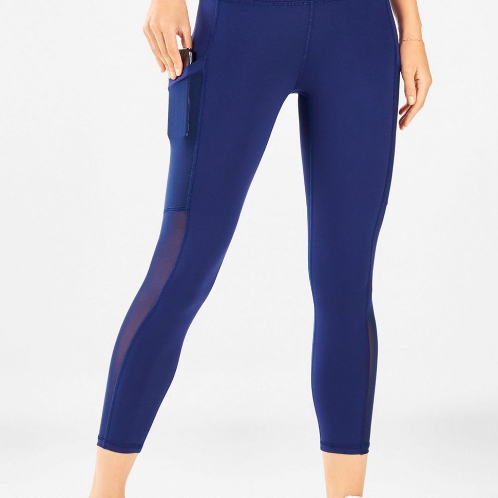 Tall Mila High-Waisted Capri Powerhold Leggings
